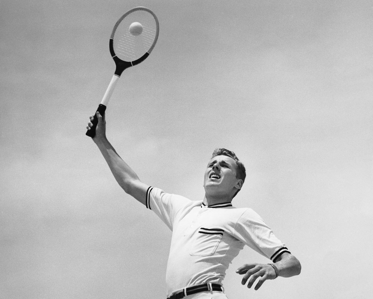 history of tennis when played with white tennis balls nad wooden rackets